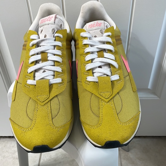 (WMNS) Nike Air Max Pre-Day LX 'Dark Citron Pink Gaze' size 12 mens 10.5 - Picture 2 of 9